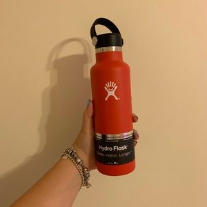 21 oz Red Hydroflask